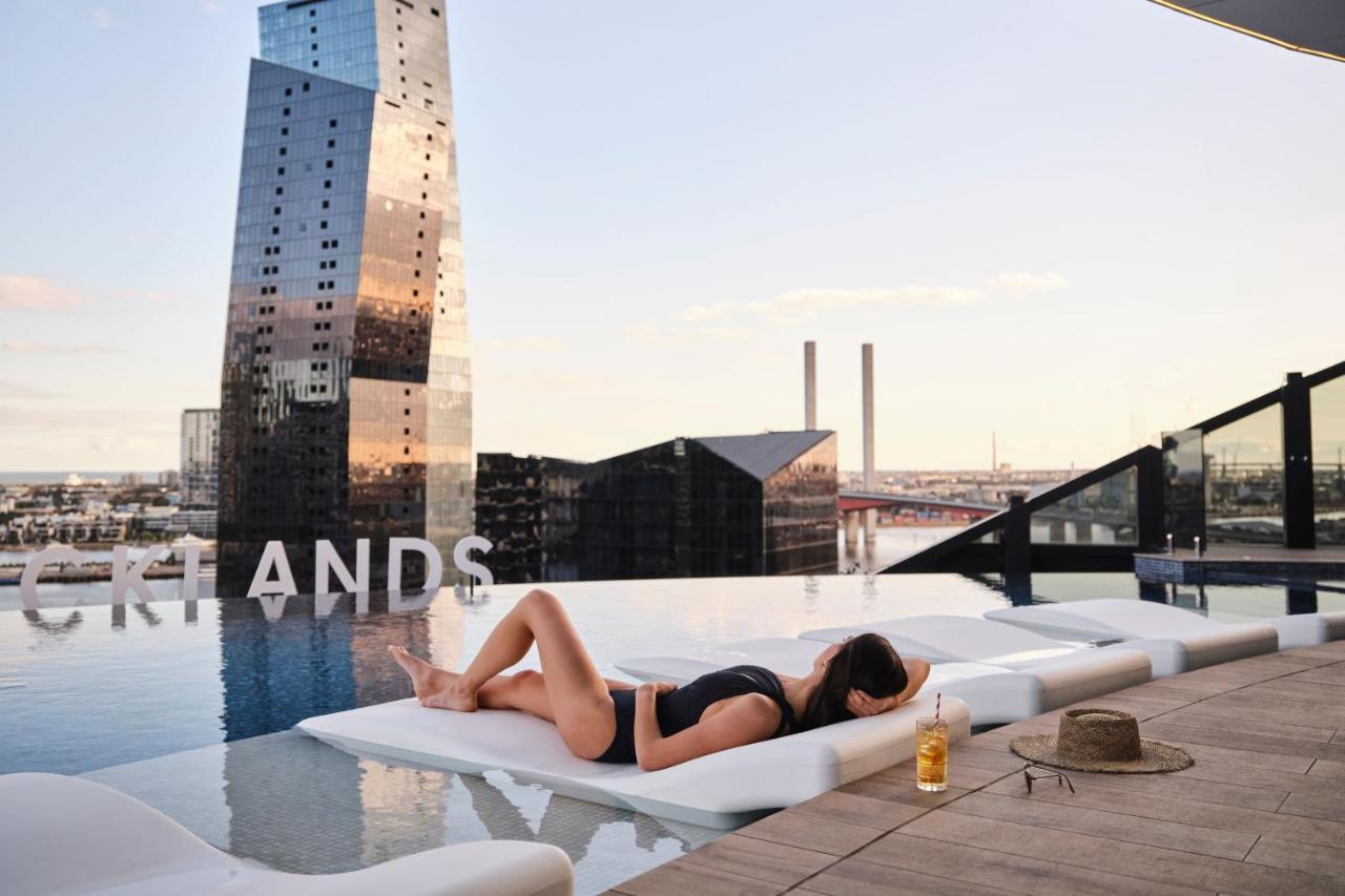 เมลเบิร์น แมริออท โฮเทล ด็อกแลนด์ส Hotel ภายนอก รูปภาพ The rooftop pool at the Standard East Village